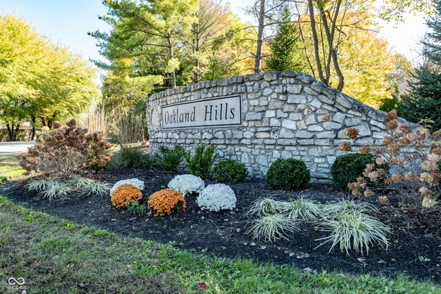 7489 Oakland Hills Drive, Indianapolis, IN 46236