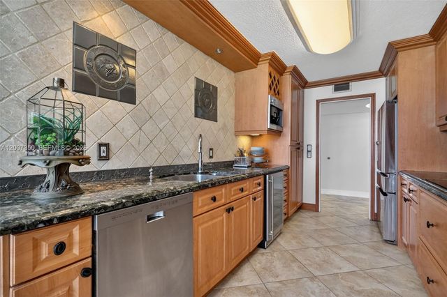 2751 S Ocean Drive 504S, Hollywood, FL 33019