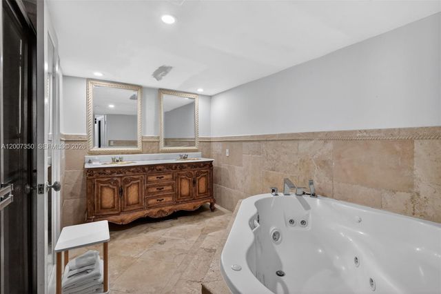 2751 S Ocean Drive 504S, Hollywood, FL 33019