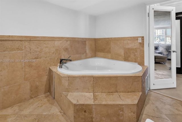 2751 S Ocean Drive 504S, Hollywood, FL 33019