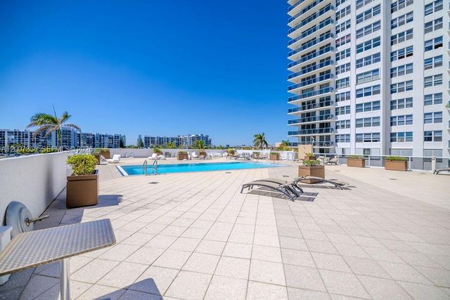 2751 S Ocean Drive 504S, Hollywood, FL 33019