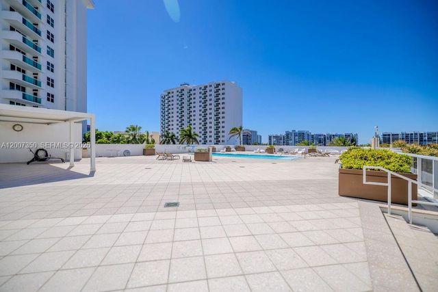 2751 S Ocean Drive 504S, Hollywood, FL 33019
