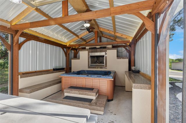 2805 Rockwood Drive, Granbury, TX 76048