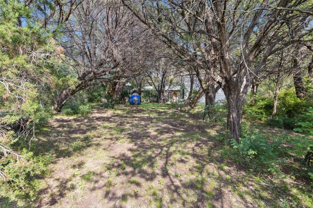 2805 Rockwood Drive, Granbury, TX 76048