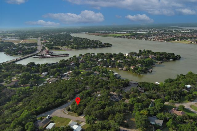2805 Rockwood Drive, Granbury, TX 76048