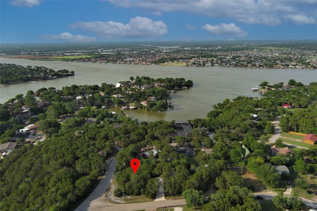 2805 Rockwood Drive, Granbury, TX 76048