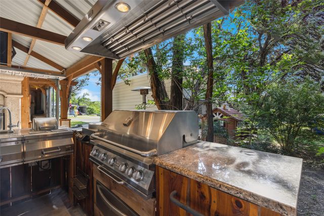 2805 Rockwood Drive, Granbury, TX 76048