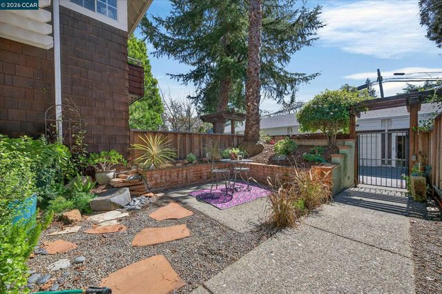 1358 Walden Rd, Walnut Creek, CA 94597