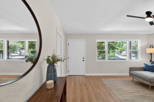 327 22ND St, Sacramento, CA 95816