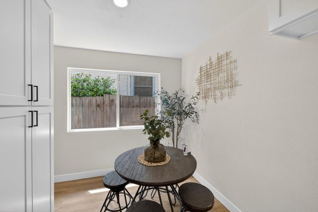 327 22ND St, Sacramento, CA 95816