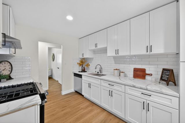 327 22ND St, Sacramento, CA 95816