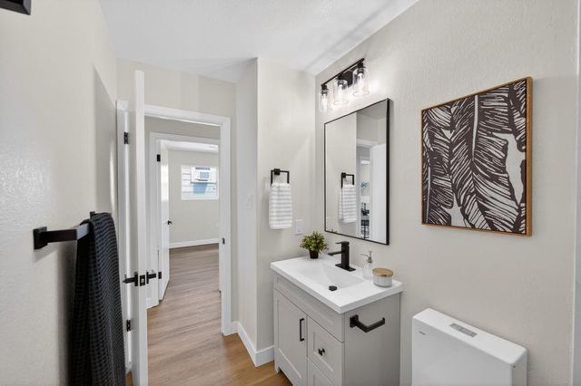 327 22ND St, Sacramento, CA 95816