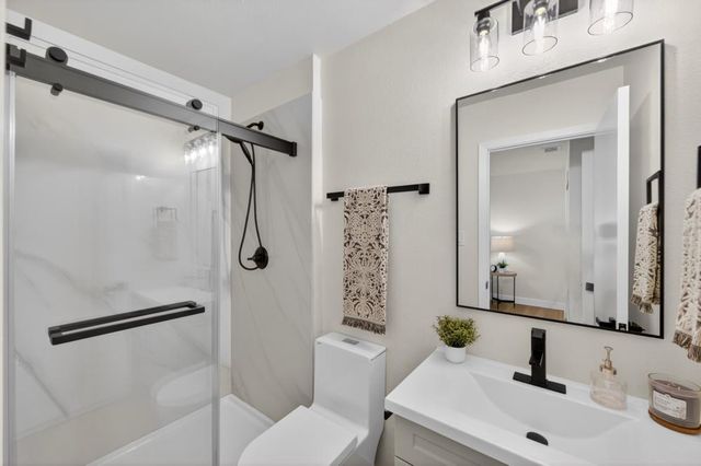 327 22ND St, Sacramento, CA 95816