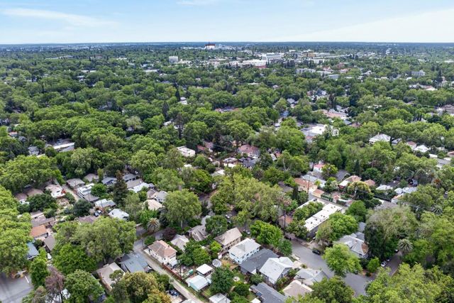 327 22ND St, Sacramento, CA 95816