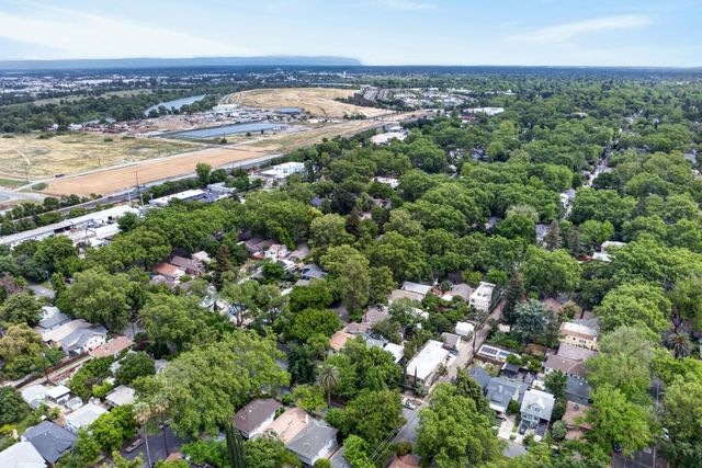 327 22ND St, Sacramento, CA 95816