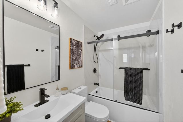 327 22ND St, Sacramento, CA 95816