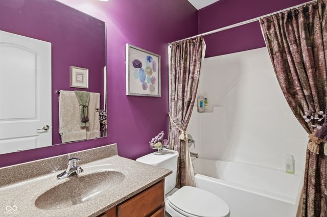 9704 Brook Wood Drive, Mccordsville, IN 46055