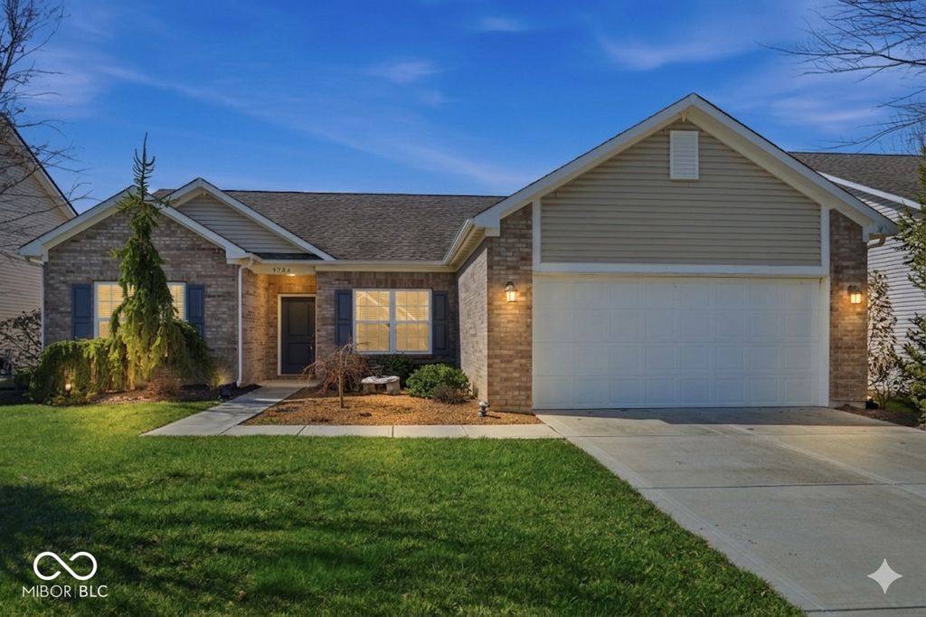 9704 Brook Wood Drive, Mccordsville, IN 46055
