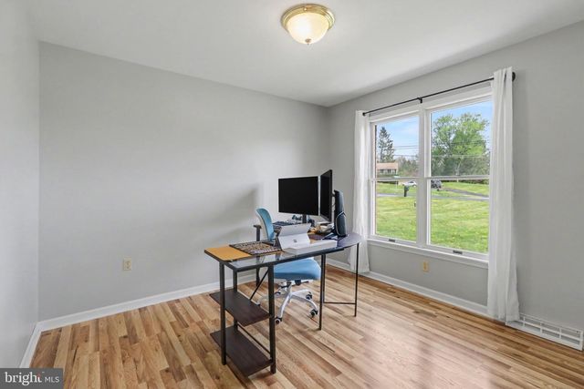 204 BURNT HOUSE RD, Carlisle, PA 17015