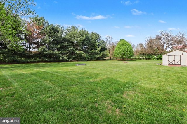 204 BURNT HOUSE RD, Carlisle, PA 17015