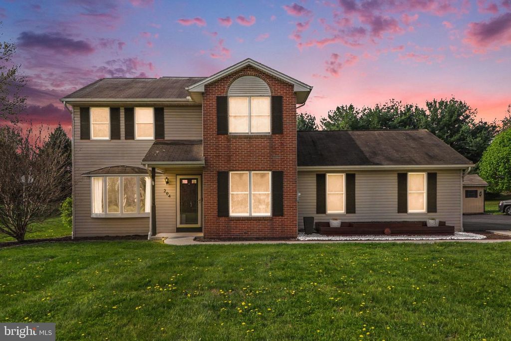 204 BURNT HOUSE RD, Carlisle, PA 17015