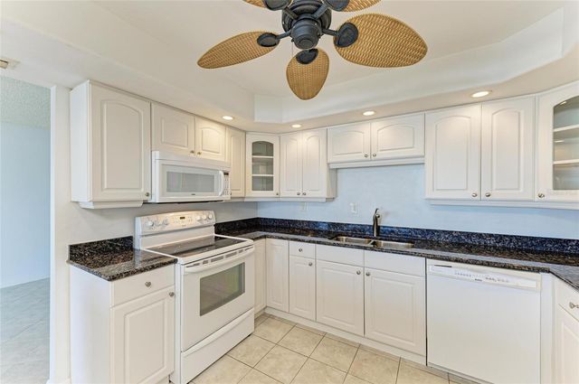 101 BENJAMIN FRANKLIN DRIVE 46, Sarasota, FL 34236