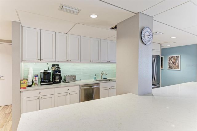 101 BENJAMIN FRANKLIN DRIVE 46, Sarasota, FL 34236