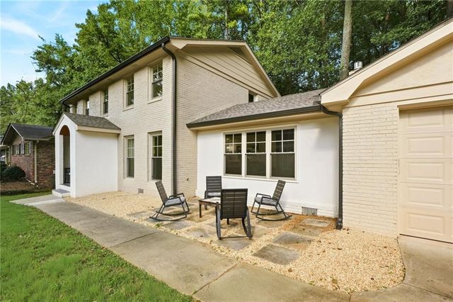 2433 Helmsdale Drive NE, Atlanta, GA 30345
