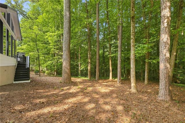 2433 Helmsdale Drive NE, Atlanta, GA 30345