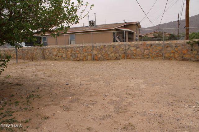 8421 MERCURY B, El Paso, TX 79904
