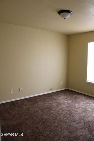 8421 MERCURY B, El Paso, TX 79904