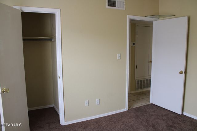 8421 MERCURY B, El Paso, TX 79904