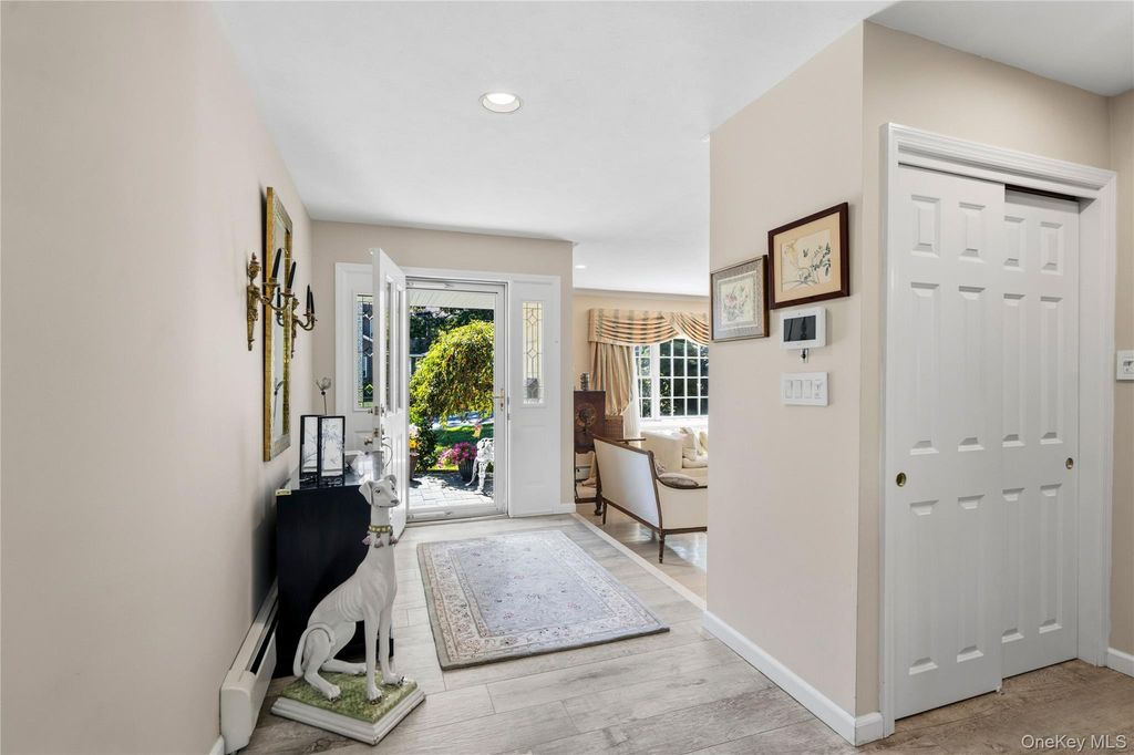 20 High Ridge Road, Plainview, NY 11803 — photo 4