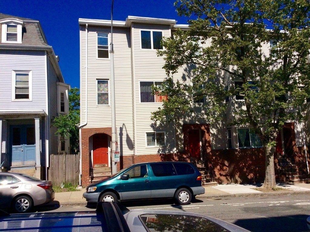 460 Meridian St C, Boston, MA 02128