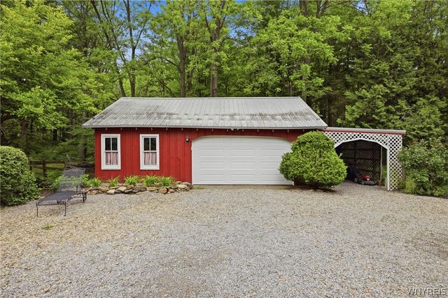 9665 New Oregon Road, Eden, NY 14057