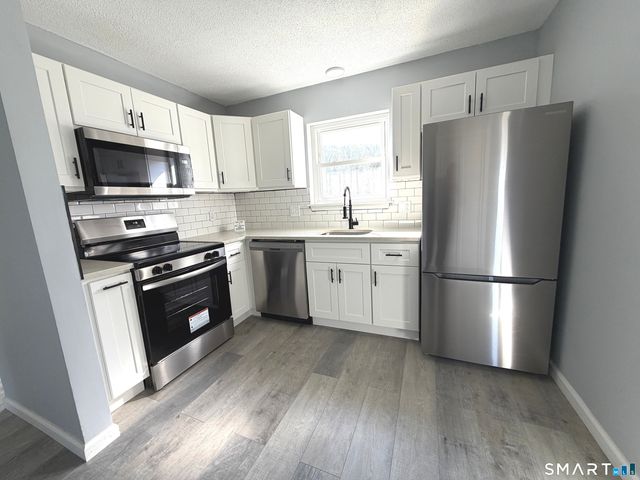 226 Laurel Street 11, East Haven, CT 06512