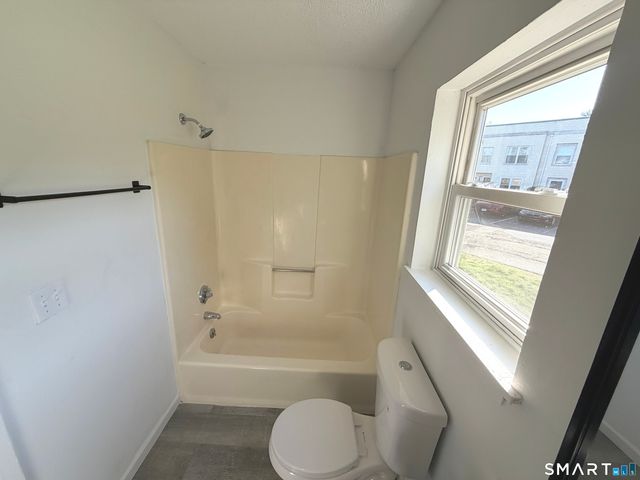 226 Laurel Street 11, East Haven, CT 06512