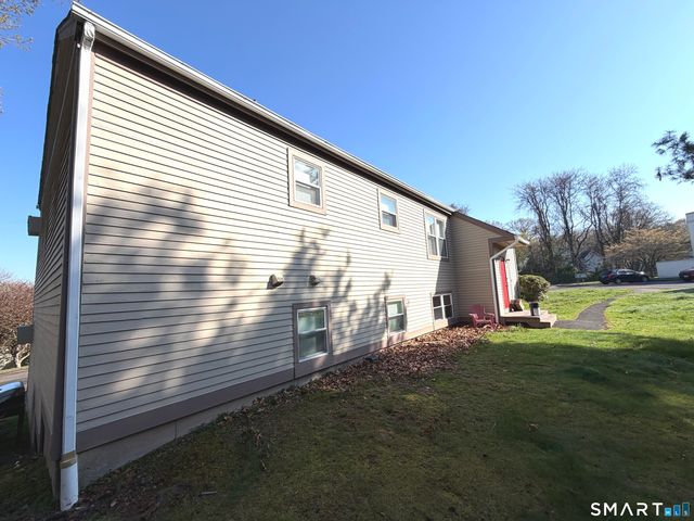 226 Laurel Street 11, East Haven, CT 06512