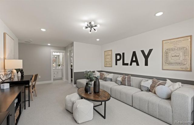 59604 Schuss Gully Drive, New Hudson, MI 48165
