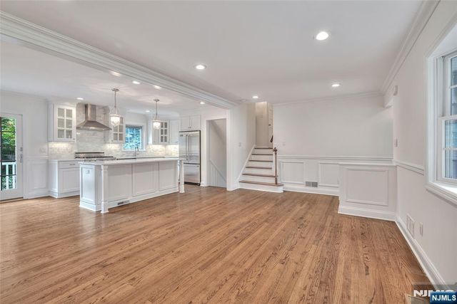 48 Oak Drive, Roseland, NJ 07068