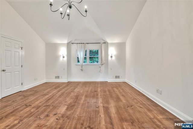 48 Oak Drive, Roseland, NJ 07068