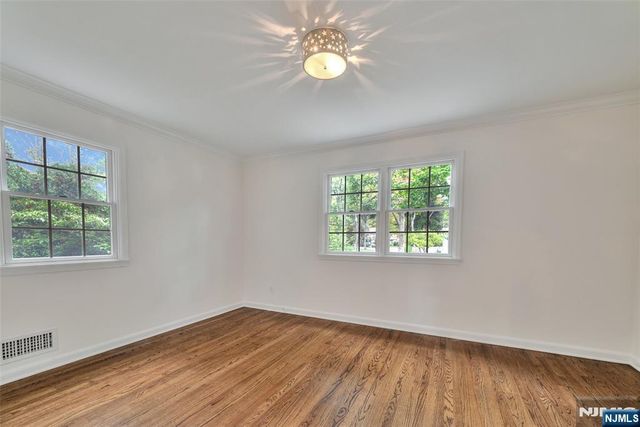 48 Oak Drive, Roseland, NJ 07068