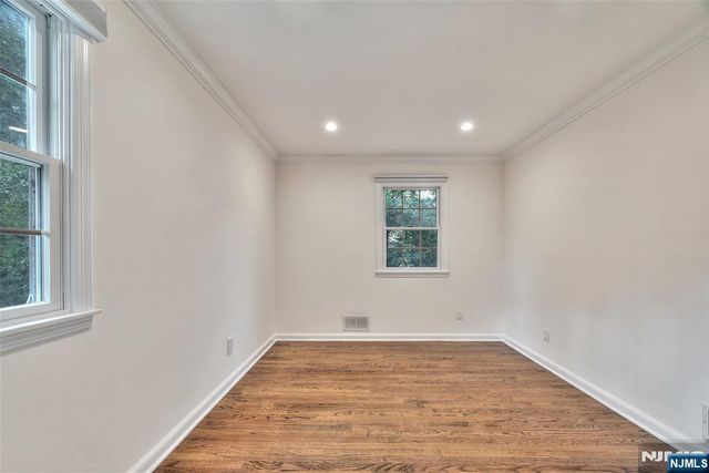 48 Oak Drive, Roseland, NJ 07068