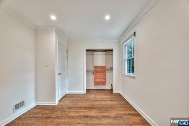 48 Oak Drive, Roseland, NJ 07068