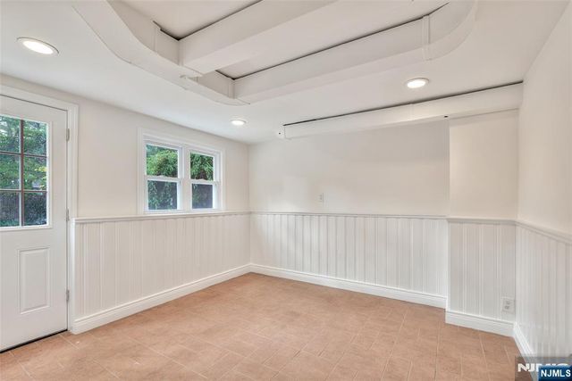 48 Oak Drive, Roseland, NJ 07068