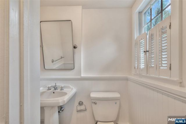 48 Oak Drive, Roseland, NJ 07068