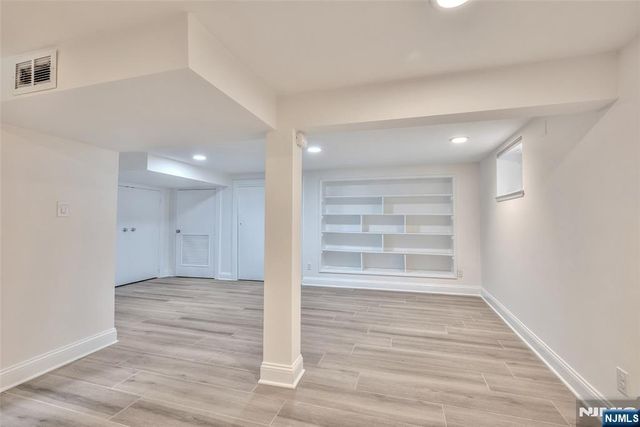 48 Oak Drive, Roseland, NJ 07068