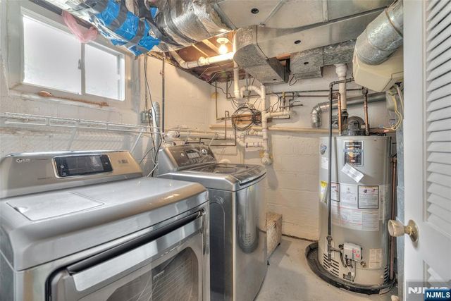 48 Oak Drive, Roseland, NJ 07068