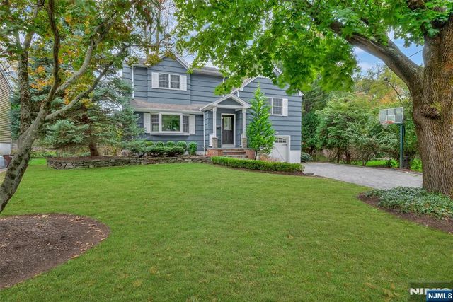 48 Oak Drive, Roseland, NJ 07068