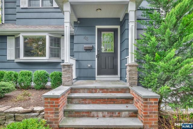 48 Oak Drive, Roseland, NJ 07068